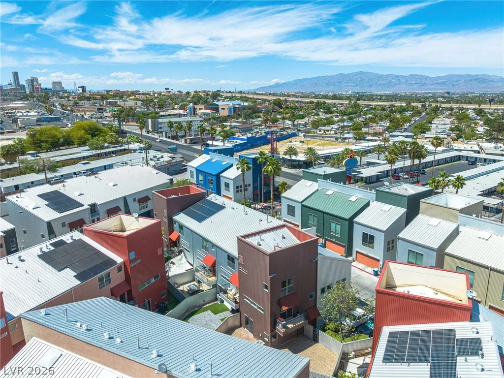 2007 Pin Oak, Las Vegas, NV 89101