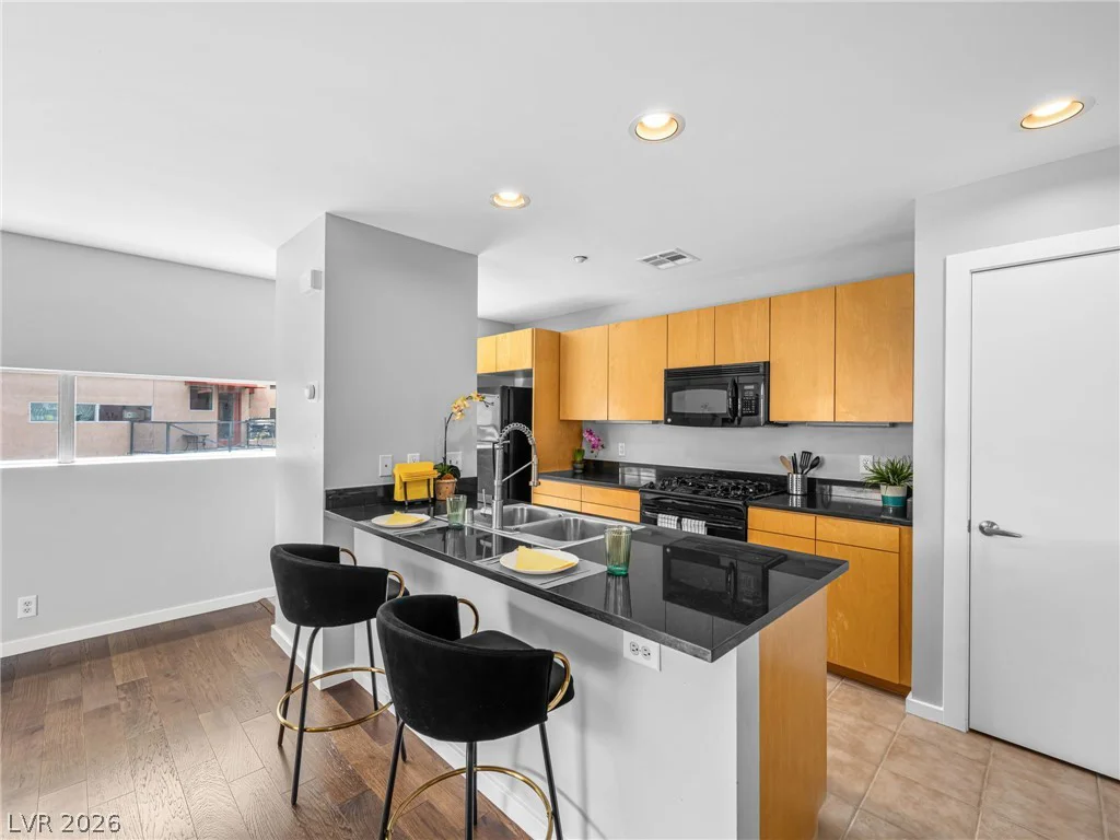 2007 Pin Oak, Las Vegas, NV 89101