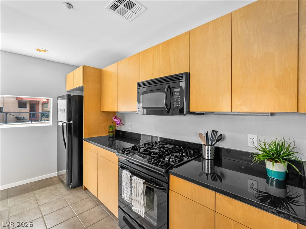 2007 Pin Oak, Las Vegas, NV 89101