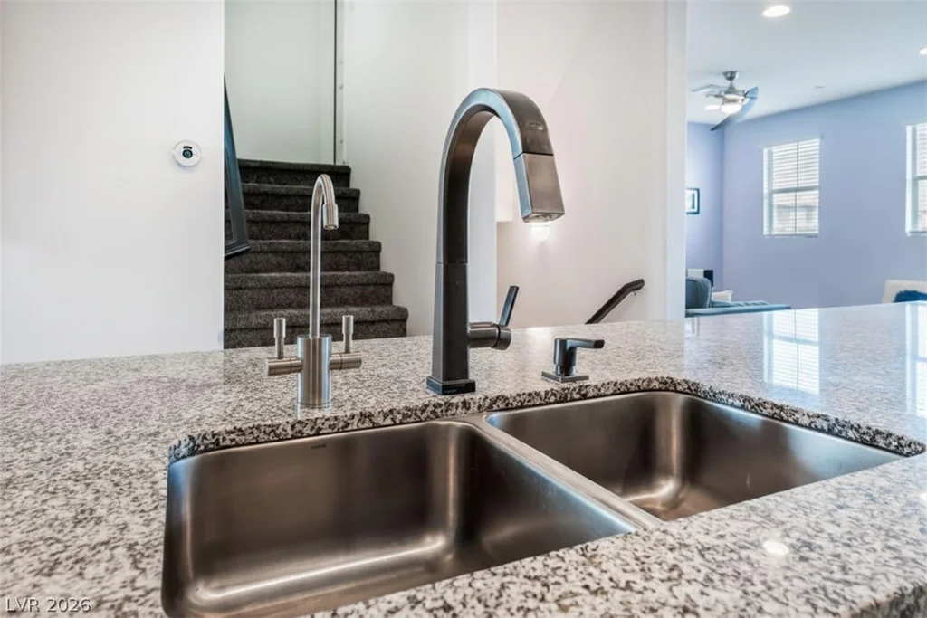 181 Petaluma Valley, Las Vegas, NV 89138
