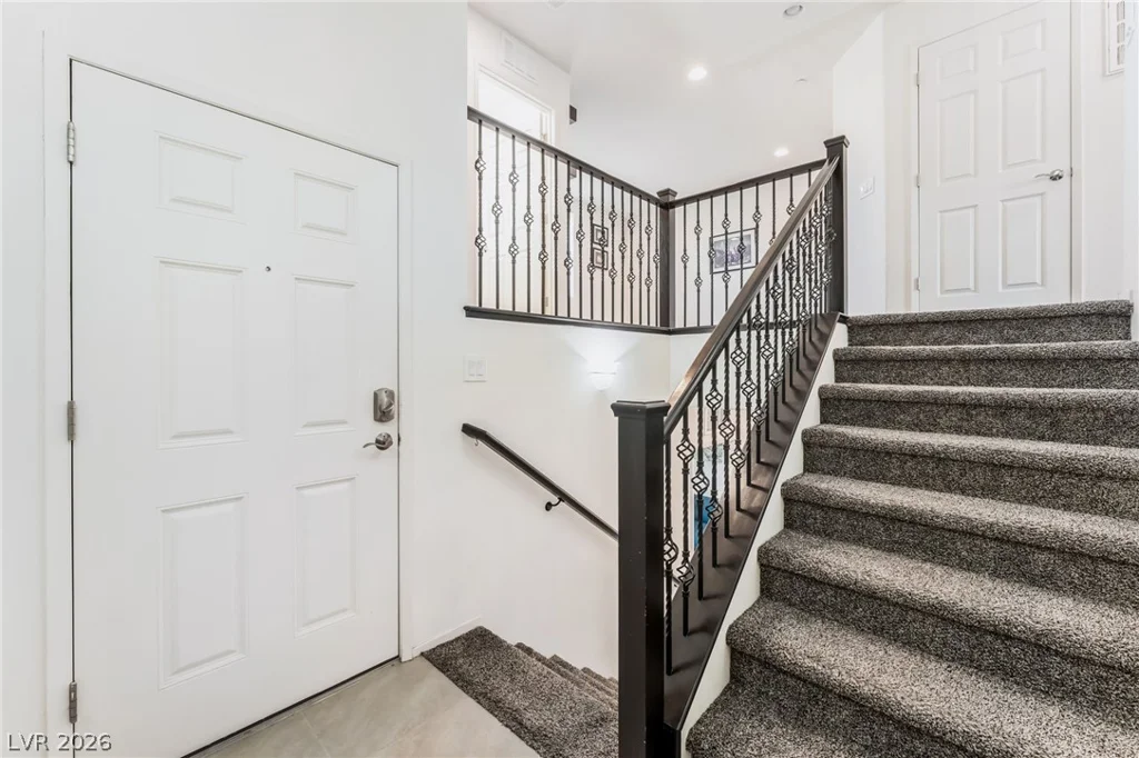 181 Petaluma Valley, Las Vegas, NV 89138
