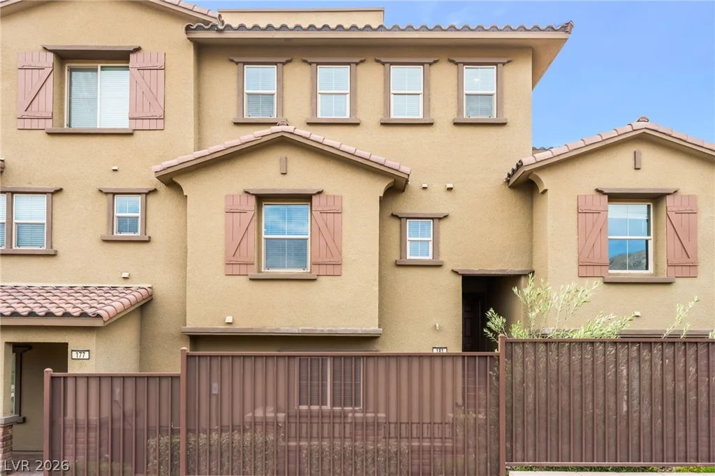 181 Petaluma Valley, Las Vegas, NV 89138