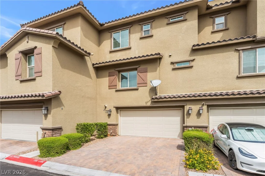 181 Petaluma Valley, Las Vegas, NV 89138