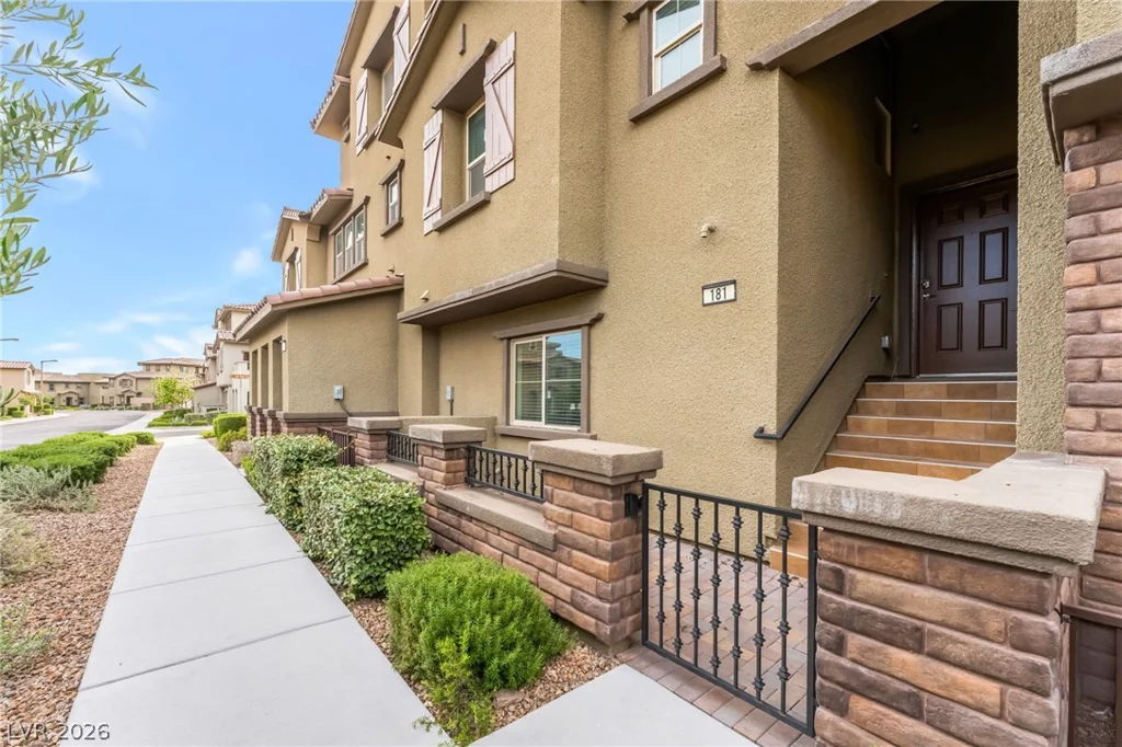 181 Petaluma Valley, Las Vegas, NV 89138