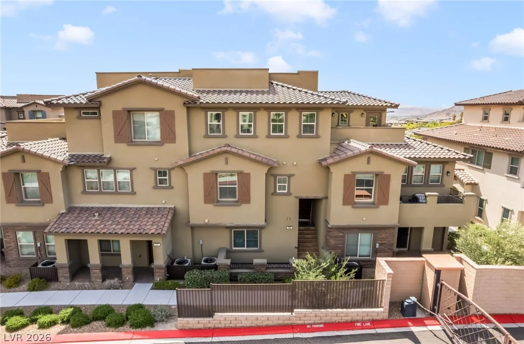 181 Petaluma Valley, Las Vegas, NV 89138