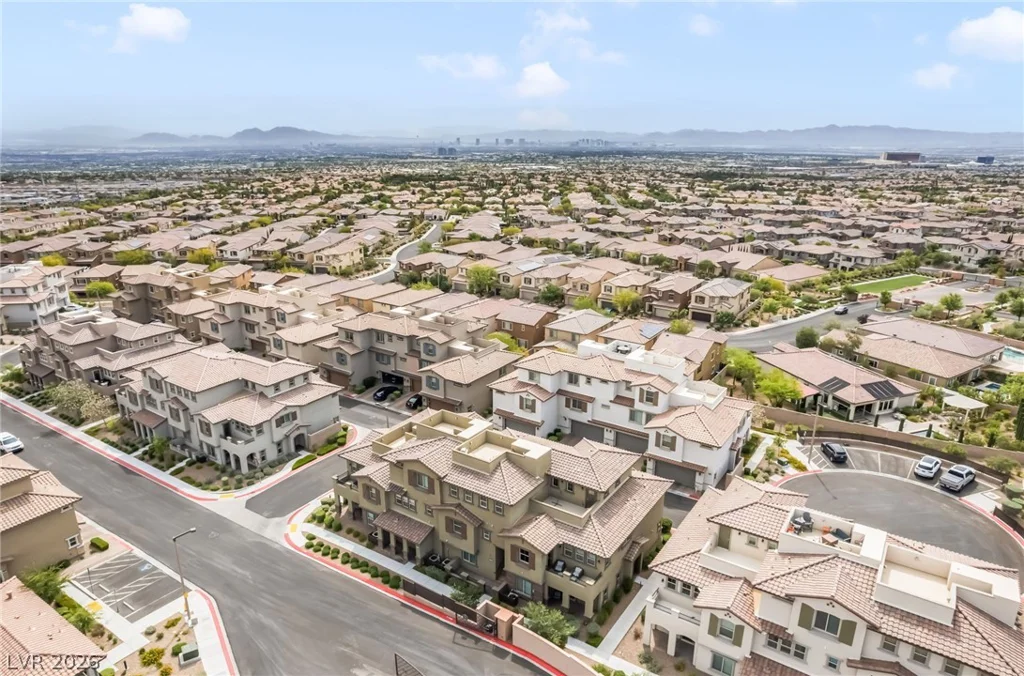 181 Petaluma Valley, Las Vegas, NV 89138