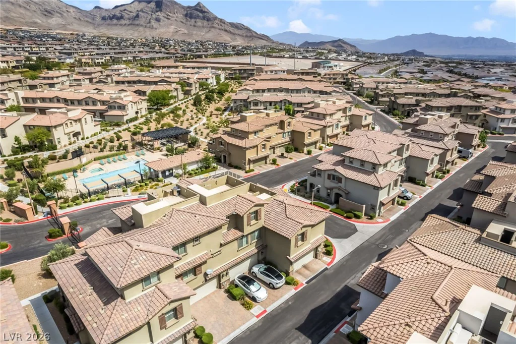 181 Petaluma Valley, Las Vegas, NV 89138