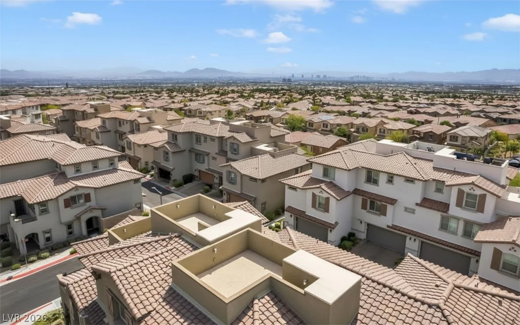 181 Petaluma Valley, Las Vegas, NV 89138