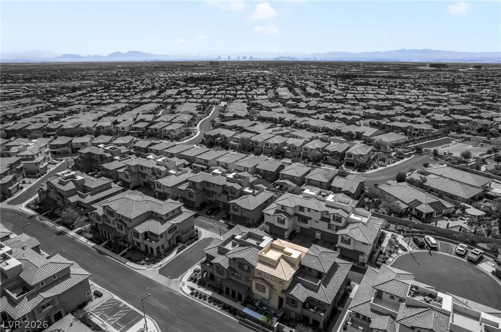 181 Petaluma Valley, Las Vegas, NV 89138
