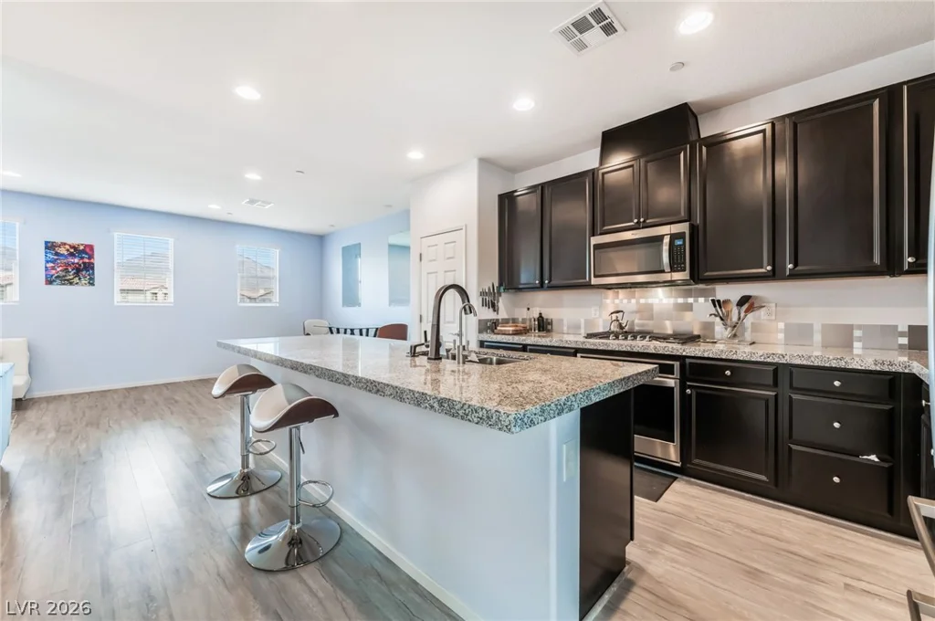 181 Petaluma Valley, Las Vegas, NV 89138
