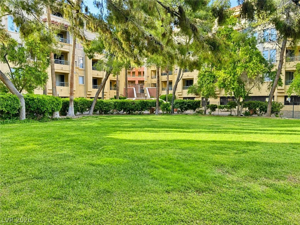 210 Flamingo, Las Vegas, NV 89169