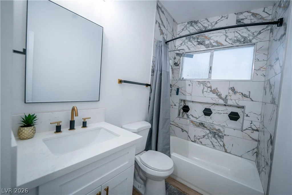 1660 Izabella, Las Vegas, NV 89169