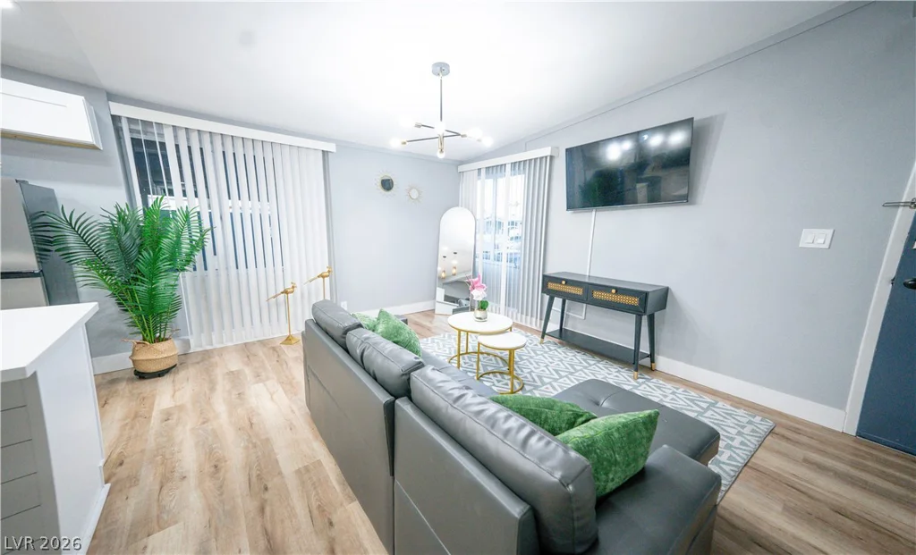 1660 Izabella, Las Vegas, NV 89169