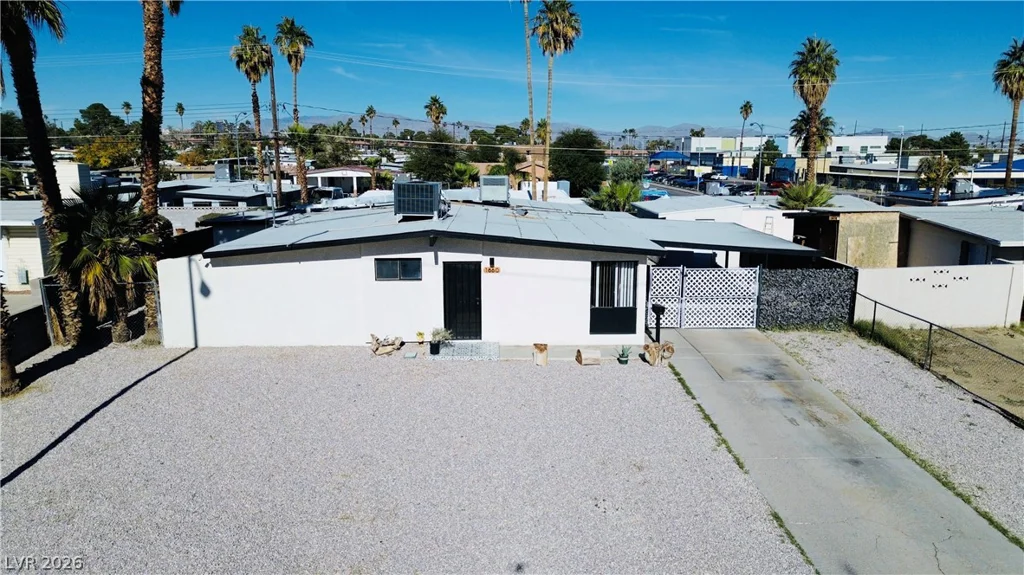 1660 Izabella, Las Vegas, NV 89169