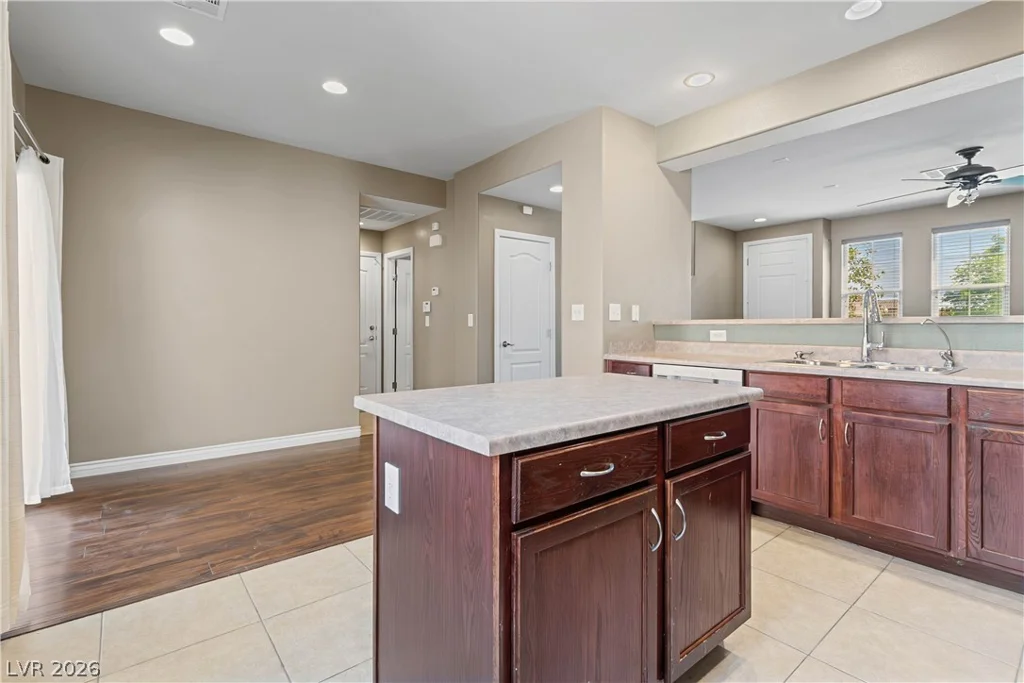 8396 Waylon, Las Vegas, NV 89178