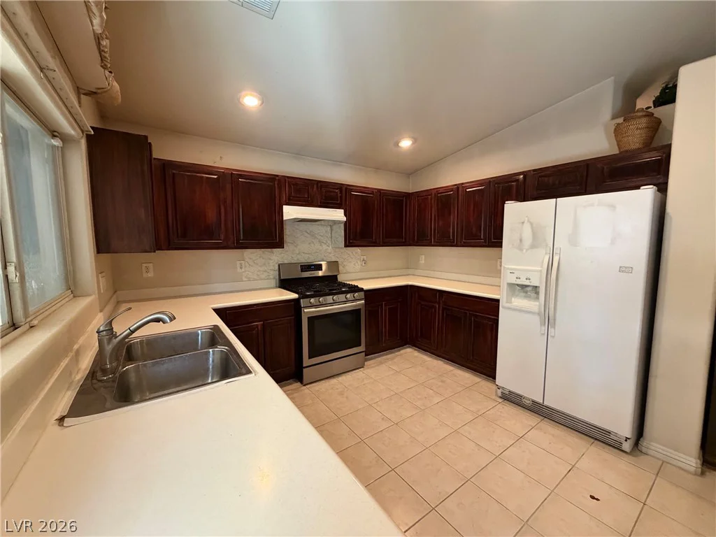 6113 Alderley, North Las Vegas, NV 89081