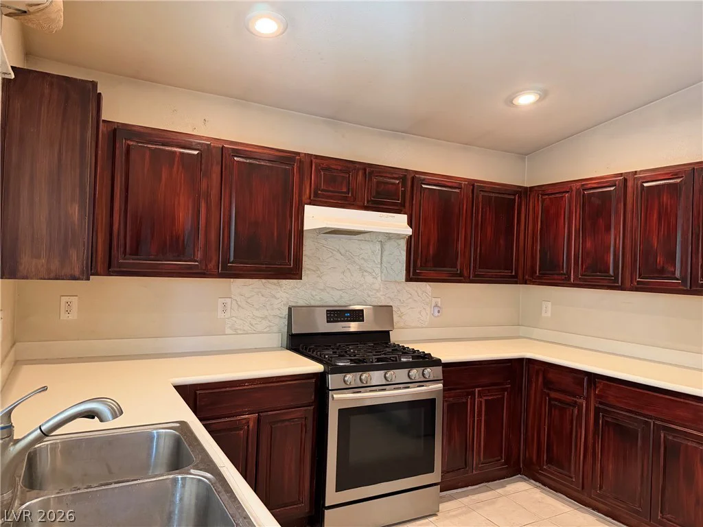 6113 Alderley, North Las Vegas, NV 89081