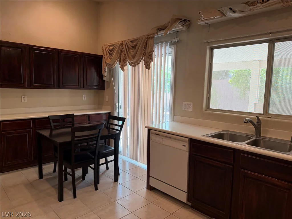 6113 Alderley, North Las Vegas, NV 89081