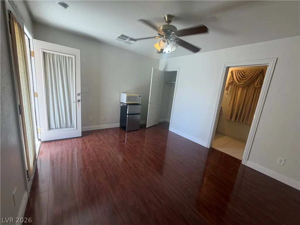 6113 Alderley, North Las Vegas, NV 89081