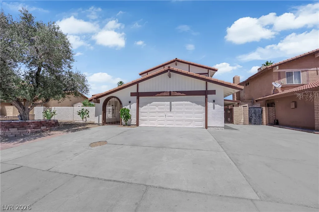 6388 Viking, Las Vegas, NV 89103