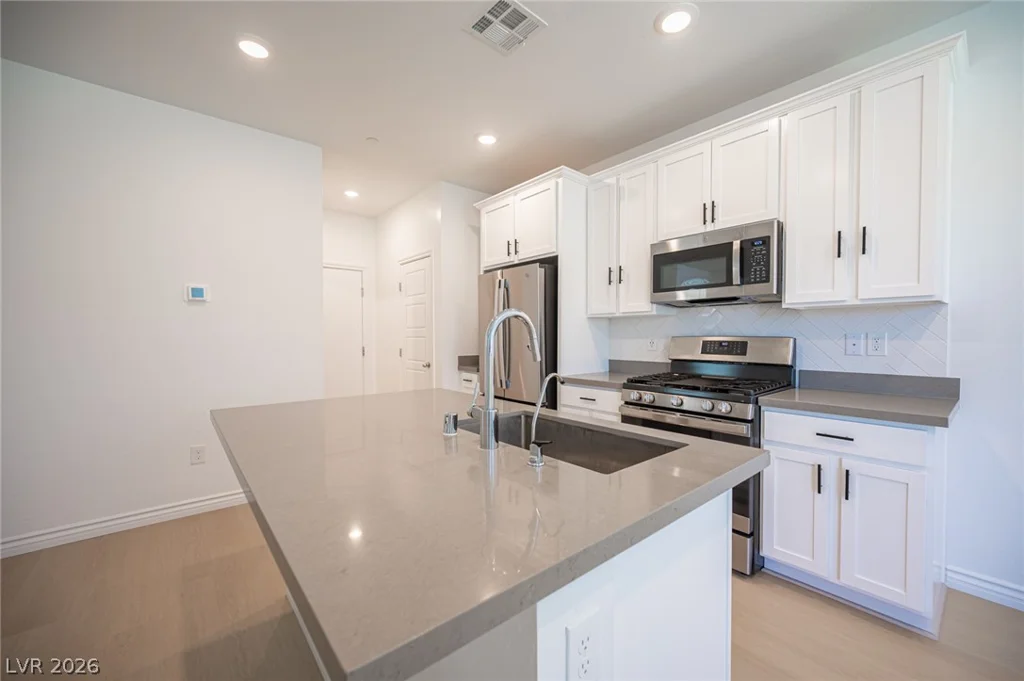 8847 Roadrunner Ravine, Las Vegas, NV 89166