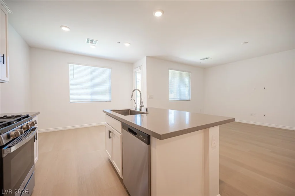 8847 Roadrunner Ravine, Las Vegas, NV 89166