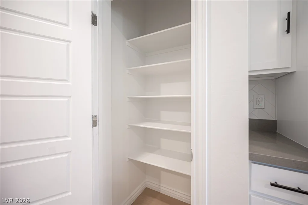 8847 Roadrunner Ravine, Las Vegas, NV 89166