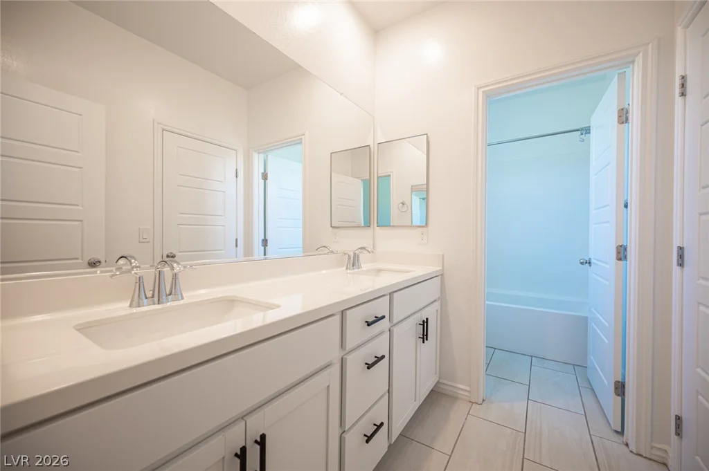 8847 Roadrunner Ravine, Las Vegas, NV 89166