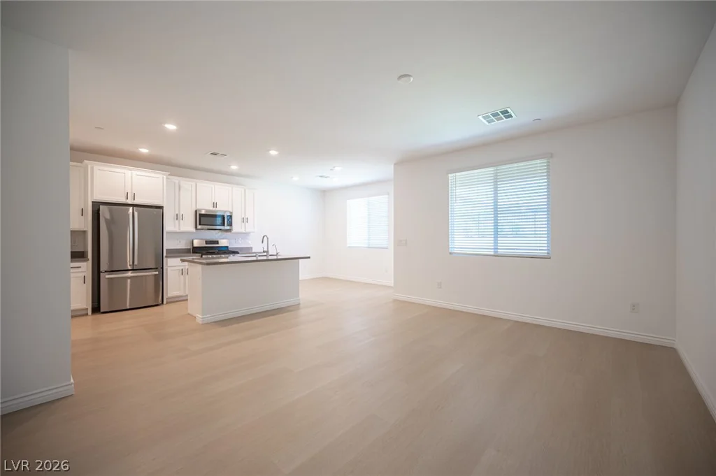 8847 Roadrunner Ravine, Las Vegas, NV 89166