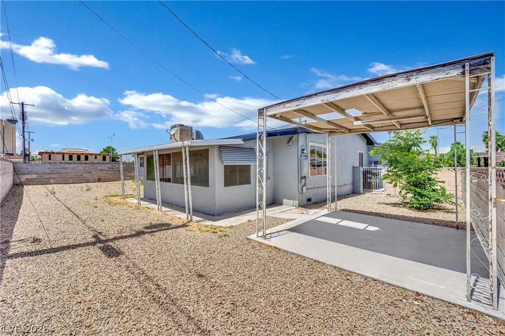 1304 Bonita, Las Vegas, NV 89104