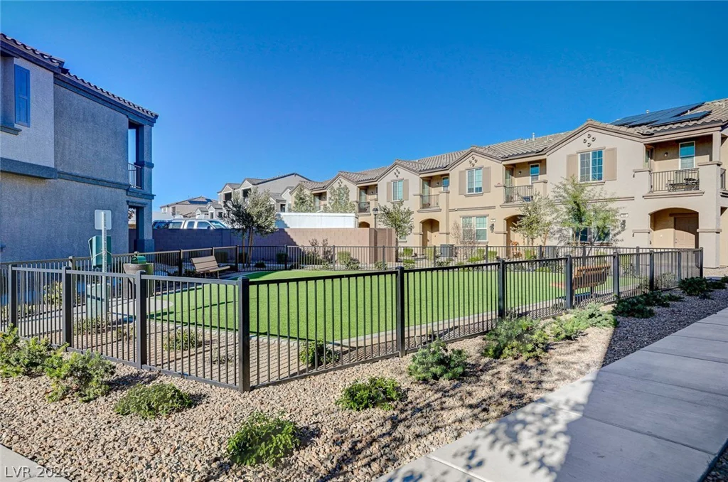 484 Filaree, Henderson, NV 89015