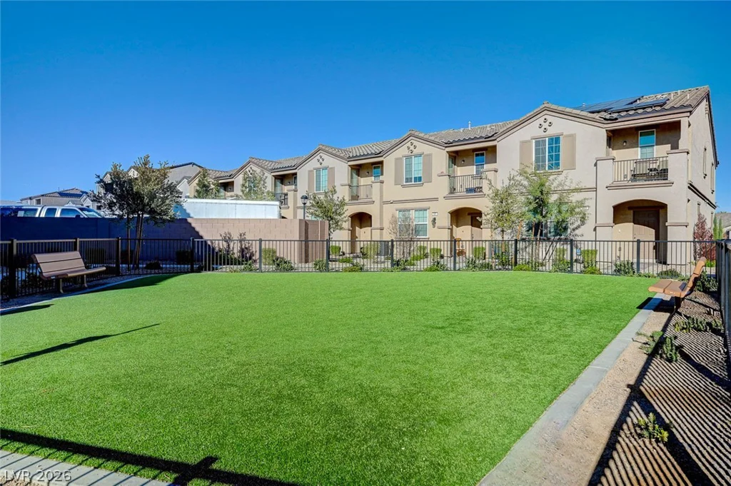 484 Filaree, Henderson, NV 89015