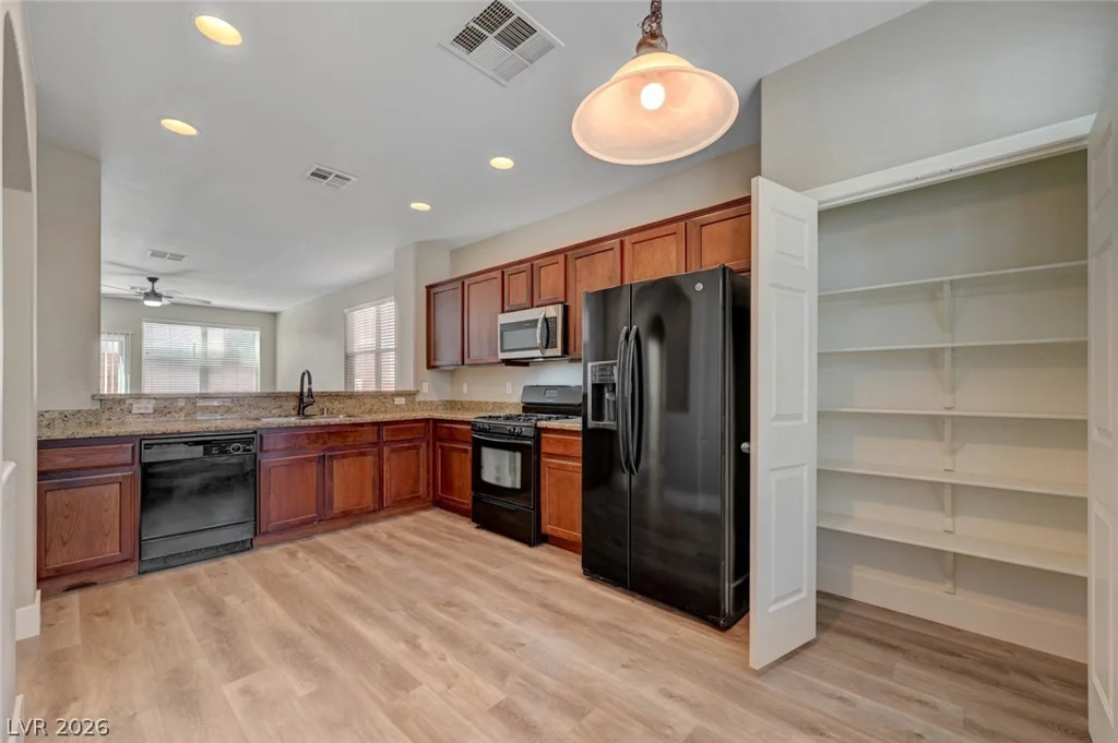 10157 Vickers, Las Vegas, NV 89178