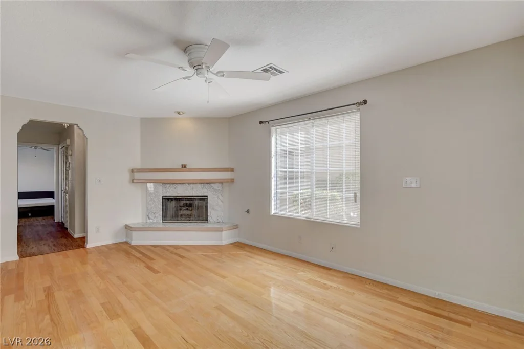 6812 Elm Creek, Las Vegas, NV 89108