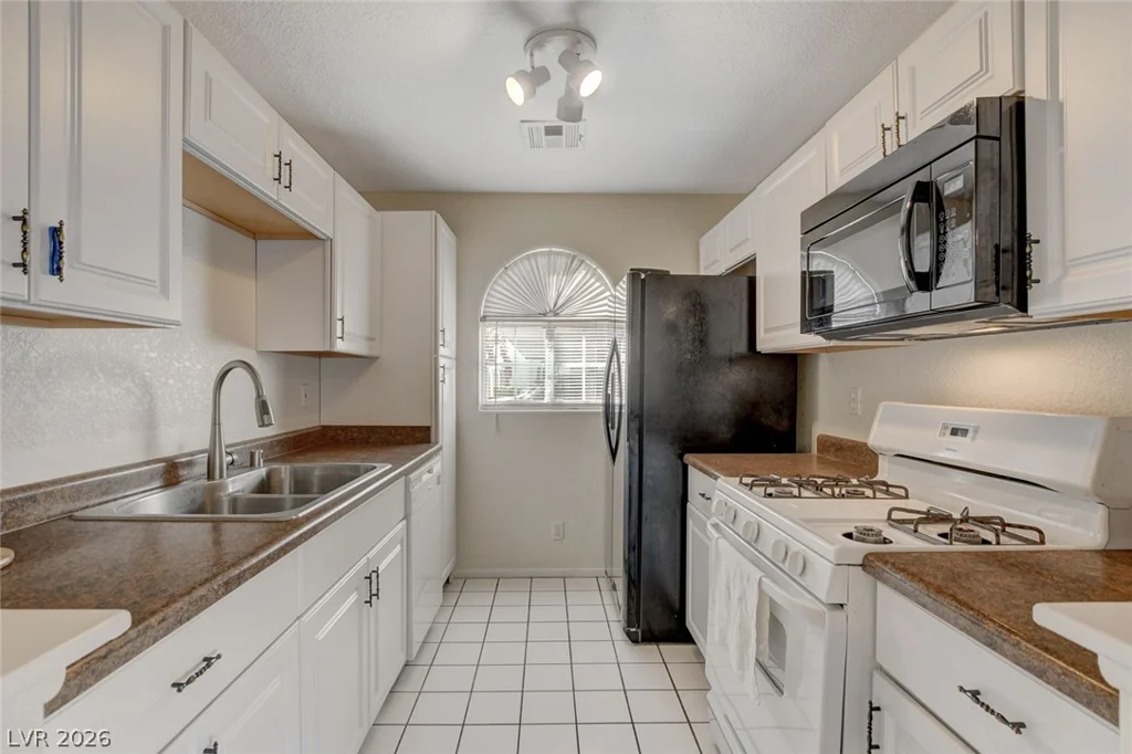 6812 Elm Creek, Las Vegas, NV 89108
