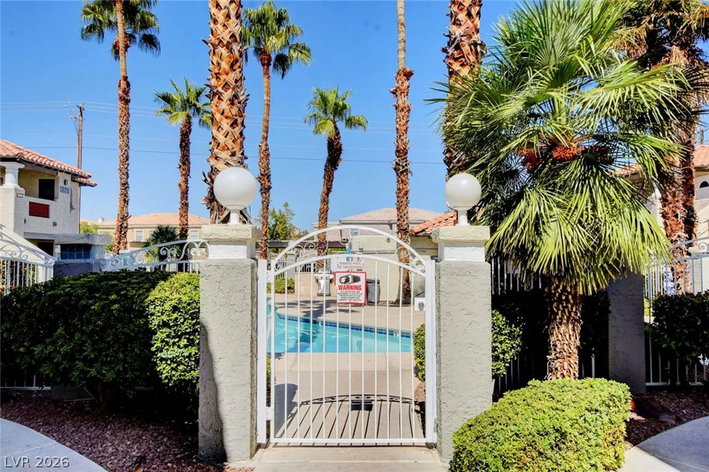 6812 Elm Creek, Las Vegas, NV 89108