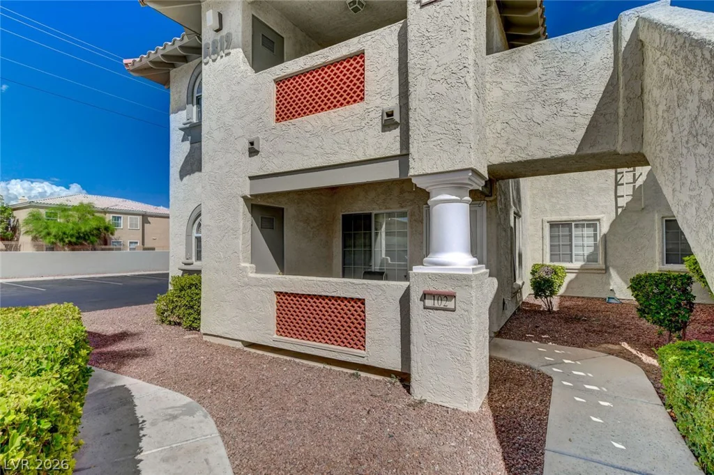 6812 Elm Creek, Las Vegas, NV 89108