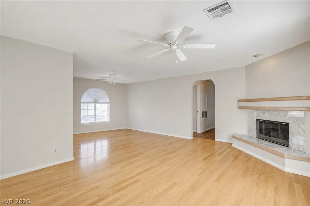 6812 Elm Creek, Las Vegas, NV 89108