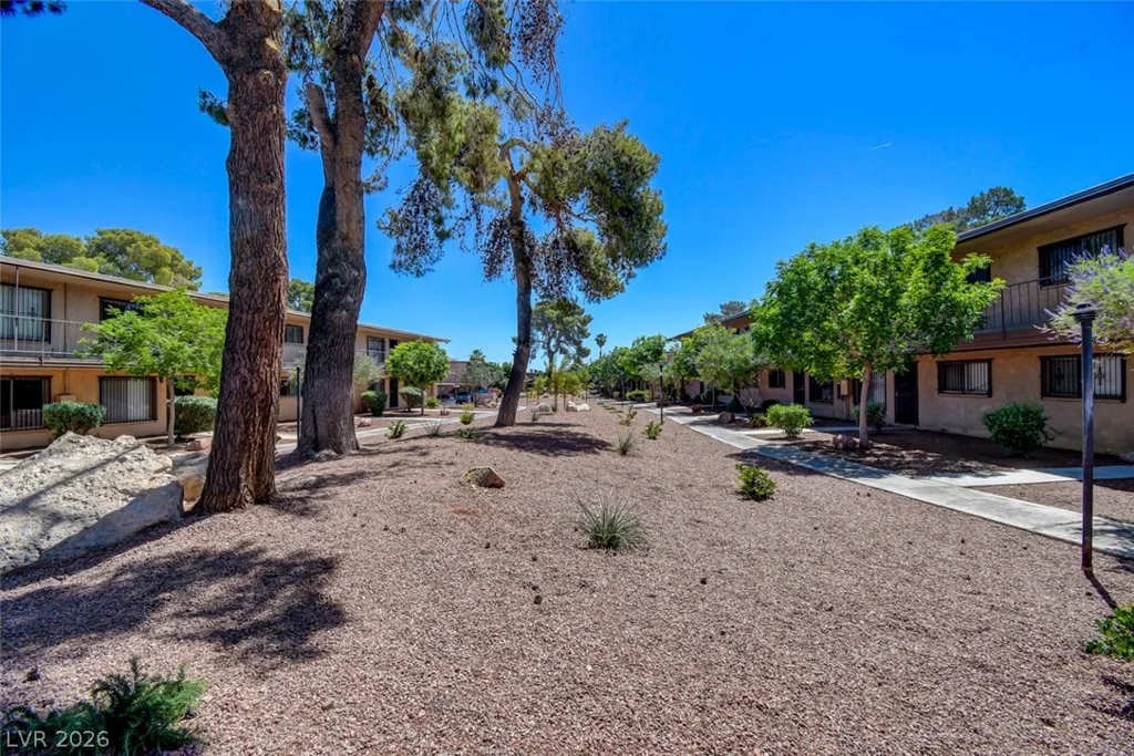 625 Royal Crest, Las Vegas, NV 89169