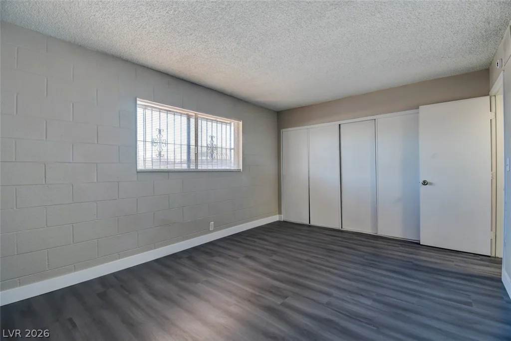 625 Royal Crest, Las Vegas, NV 89169