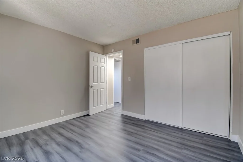 625 Royal Crest, Las Vegas, NV 89169
