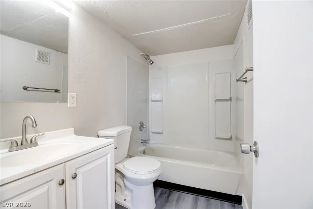 625 Royal Crest, Las Vegas, NV 89169