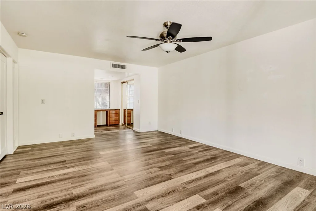 1125 Vegas Valley, Las Vegas, NV 89109