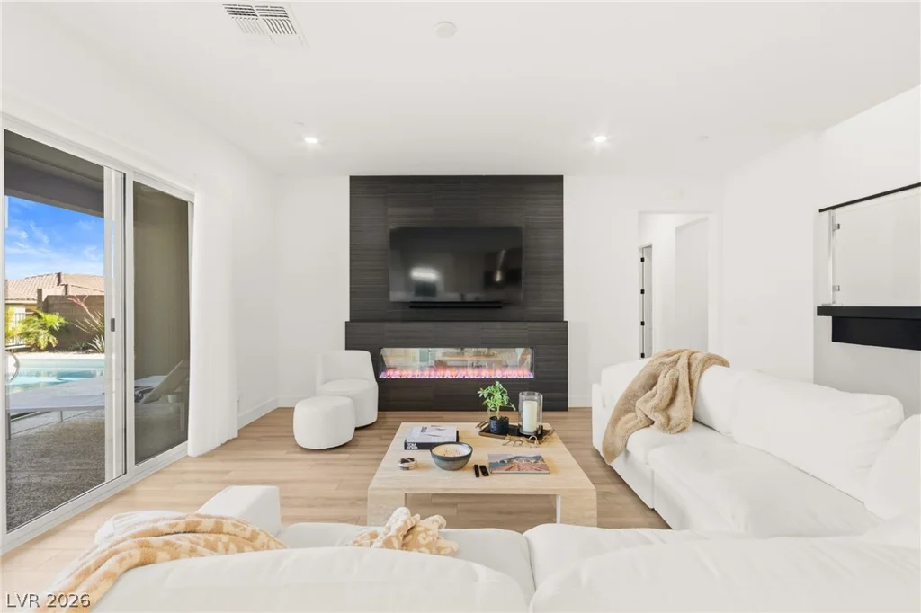 194 Harris Peak, Las Vegas, NV 89138
