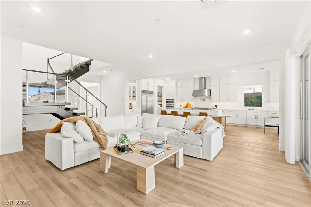 194 Harris Peak, Las Vegas, NV 89138