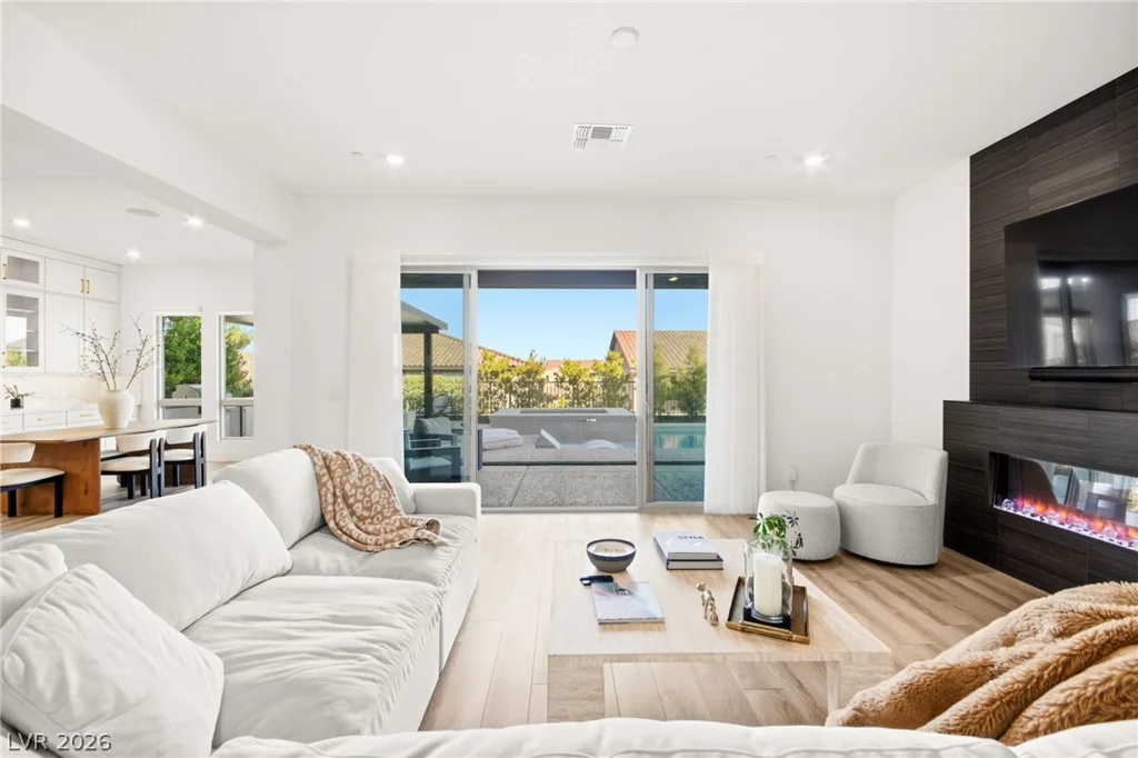 194 Harris Peak, Las Vegas, NV 89138