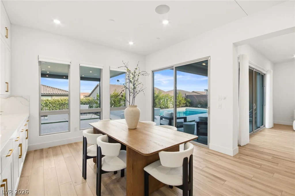 194 Harris Peak, Las Vegas, NV 89138