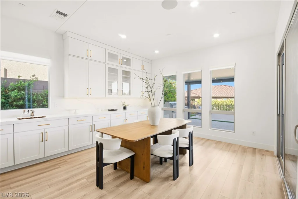 194 Harris Peak, Las Vegas, NV 89138