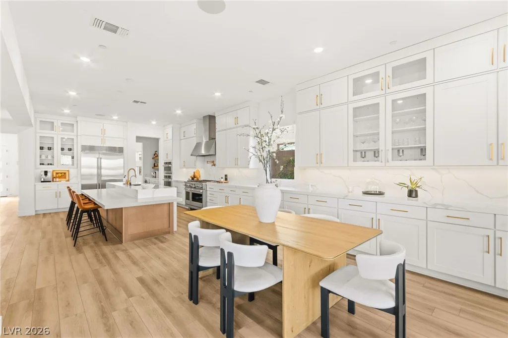 194 Harris Peak, Las Vegas, NV 89138