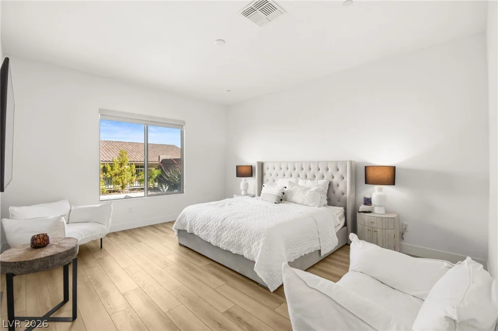 194 Harris Peak, Las Vegas, NV 89138